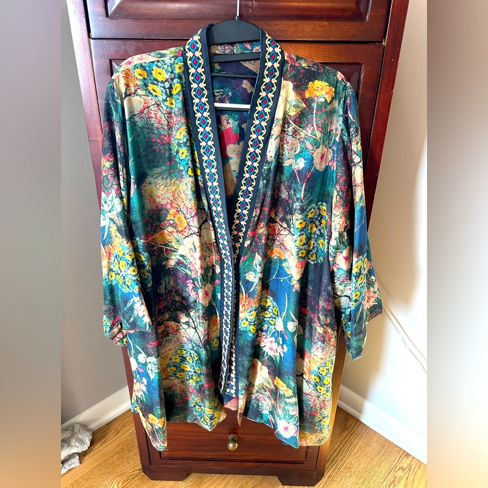 Johnny Was reversible silk & rayon Kimono size large